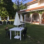 Oda ve Kahvaltı Degli Archi - Ristorante Castorano (Ascoli Piceno)